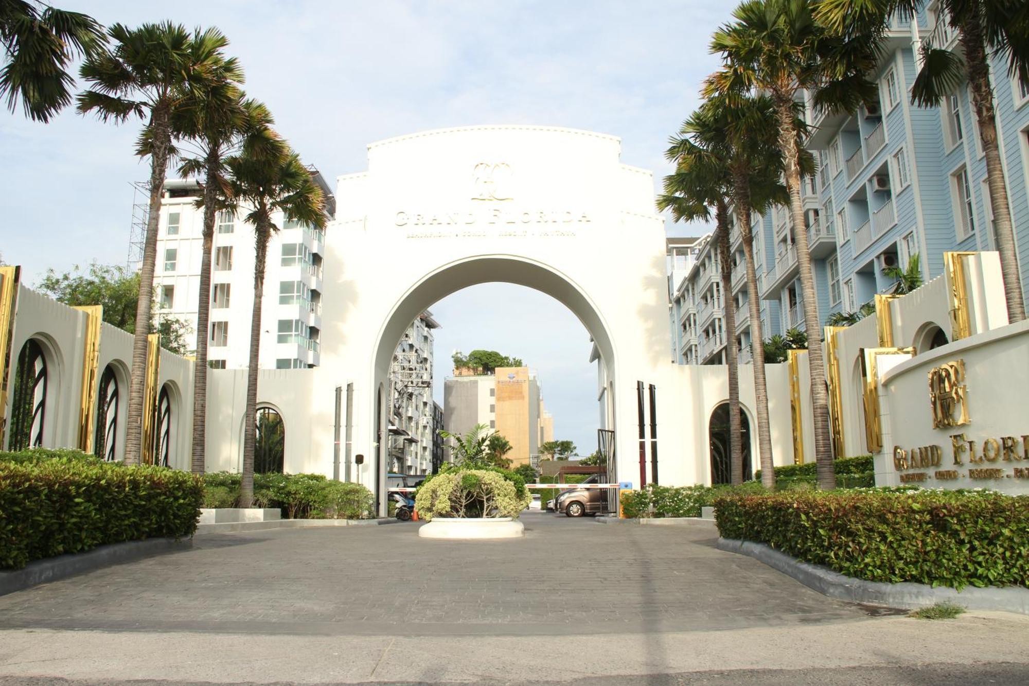 Grand Florida芭提雅带免费游泳池温泉桑拿浴和健身房瑜伽室私家海滩公寓e206 Na Chom Thian Eksteriør bilde